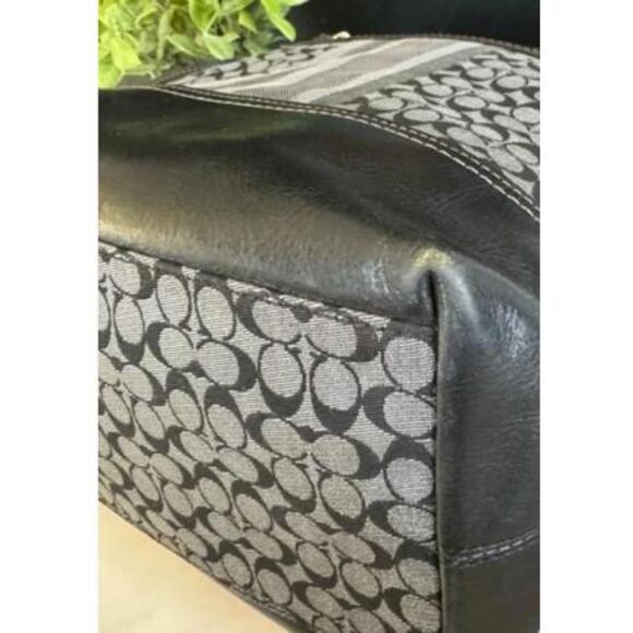 LOW START Coach Legacy 19918 Black Gray Signature Jacquard Shoulder Purse, EUC - Picture 7 of 10
